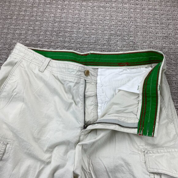 IZOD Cargo Shorts Men 36 Beige Casual Short Pants Outdoor Preppy Golf Camping - Picture 2 of 13